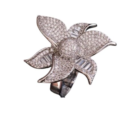 Anel Flor de Zircônias Radiante